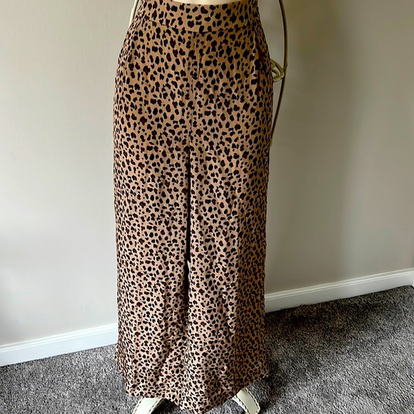 J. Crew Pants - J crew cheetah capri pants